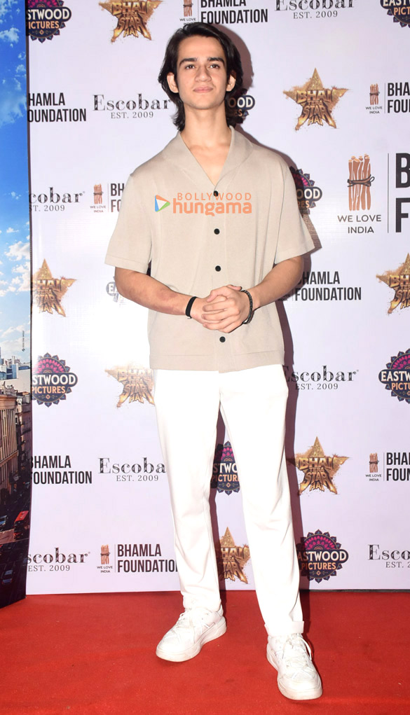 photos raghav juyal samay raina ameesha patel and others grace the trailer launch of bhai tera star hai 2026 12