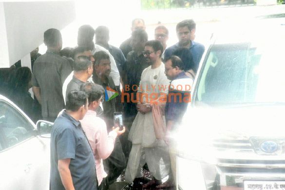 photos raj thackeray irfan pathan snapped with aamir khan 2