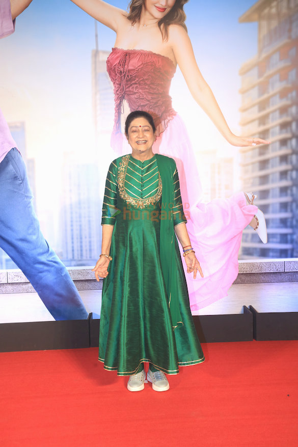 photos rajkumar hirani ahmed khan and others grace the premiere of tera yaar hoon main 10
