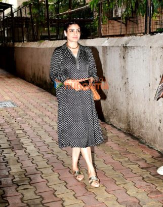 Photos: Raveena Tandon snapped outside a clinic in Khar