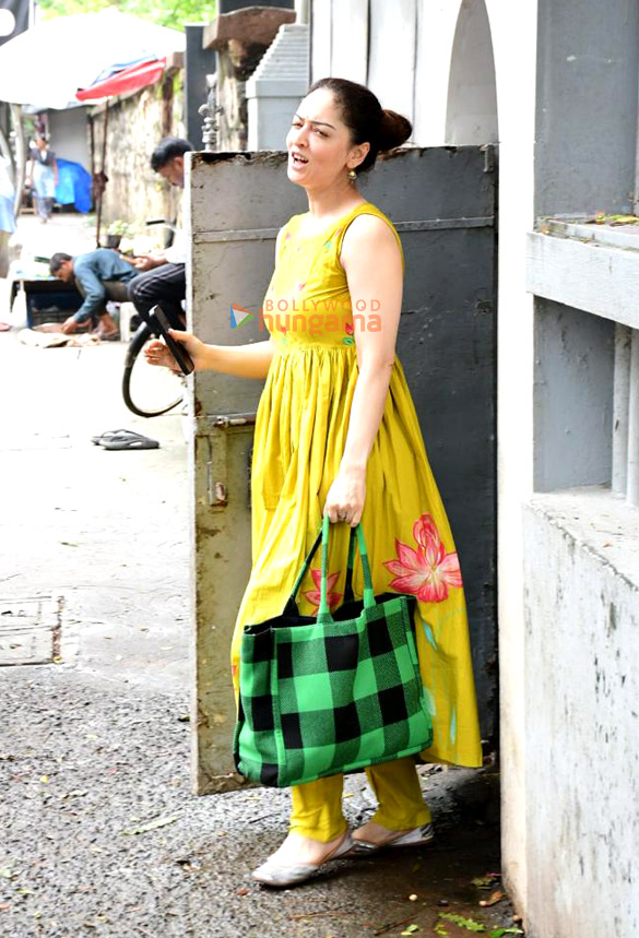 photos sandeepa dhar snapped outside dance class in khar 2
