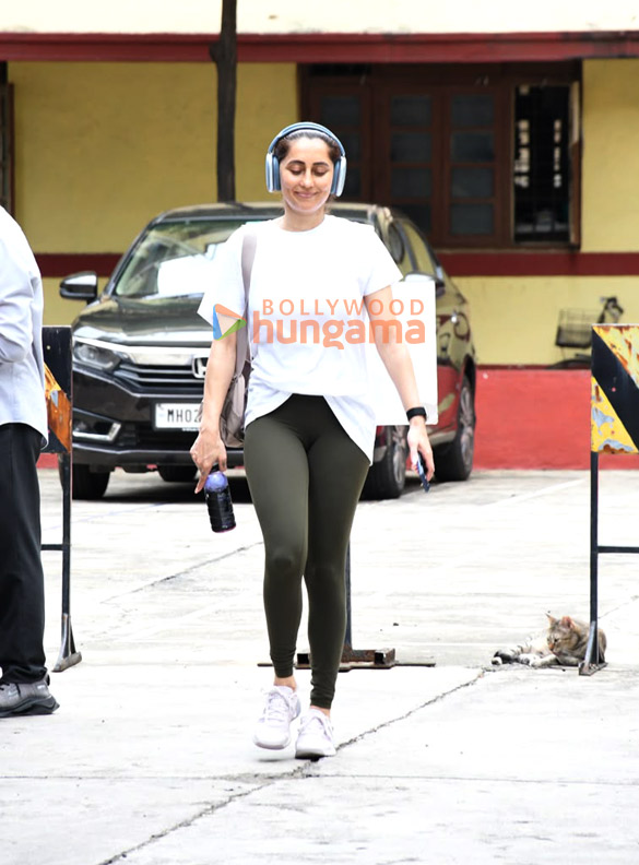 photos shahid kapoor and anusha dandekar snapped at the gym in bandra 1