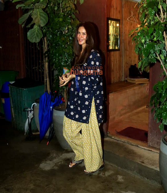 photos sonam bajwa spotted outside a salon in bandra 4