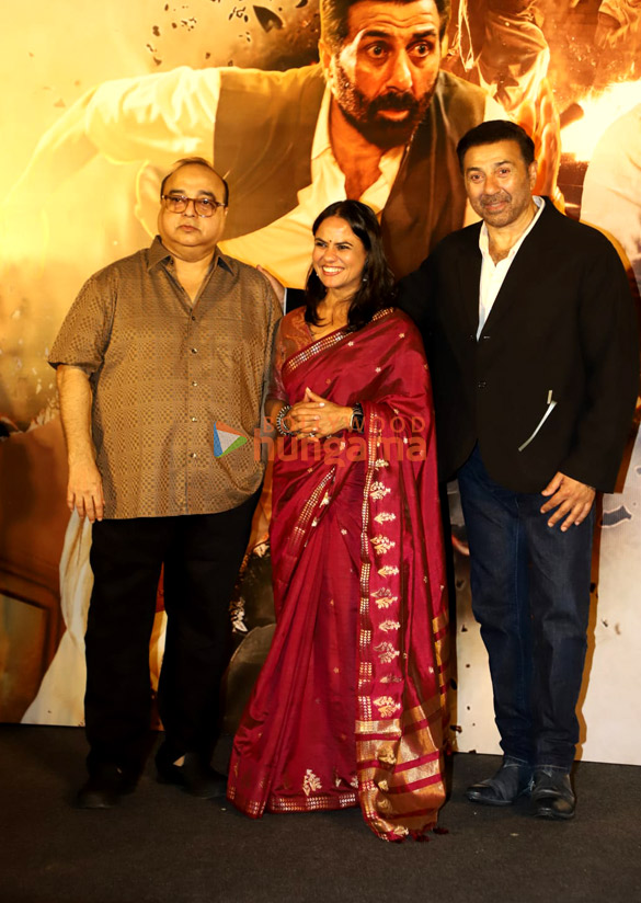 photos sunny deol shabana azmi karan deol rajkumar santoshi javed akhtar and others grace the trailer launch of batwara 1947 412 9