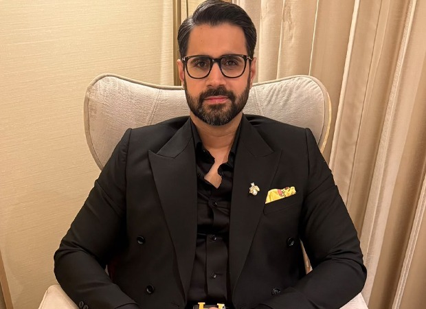 Abishek S. Vyas, yeni stüdyosu AVS Studios'un kuruluşunu duyuruyor.