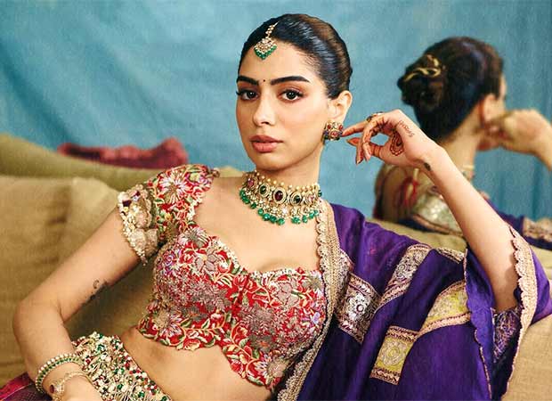 Khushi Kapoor'un pembe temalı gizemli web sitesi ve pijama partisi lansmanı.
