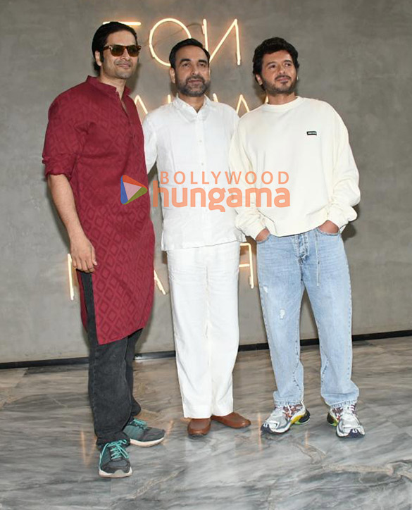 Photos: Ali Fazal, Pankaj Tripathi and Divyenndu snapped at Excel Office for promoting Mirzapur – The Movie Photos: Ali Fazal, Pankaj Tripathi and Divyenndu snapped at Excel Office for promoting Mirzapur – The Movie