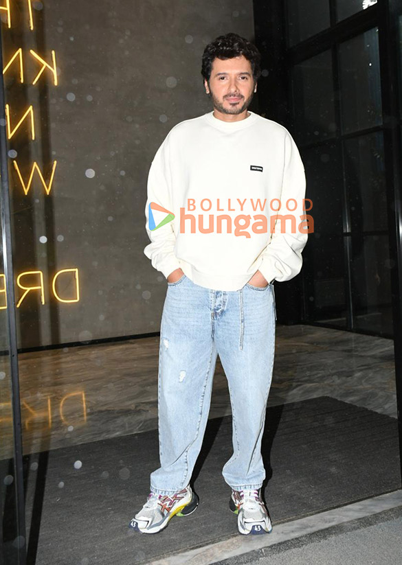 photos ali fazal pankaj tripathi and divyenndu snapped at excel office for promoting mirzapur the movie 6