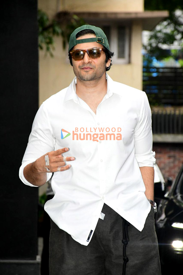 Photos: Ali Fazal, Pankaj Tripathi, Rasika Dugal and Shweta Tripathi snapped promoting Mirzapur: The Movie Photos: Ali Fazal, Pankaj Tripathi, Rasika Dugal and Shweta Tripathi snapped promoting Mirzapur: The Movie