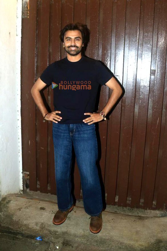 photos ali fazal and divyenndu host a special daawat for the entire team of mirzapur the movie at bandra 10
