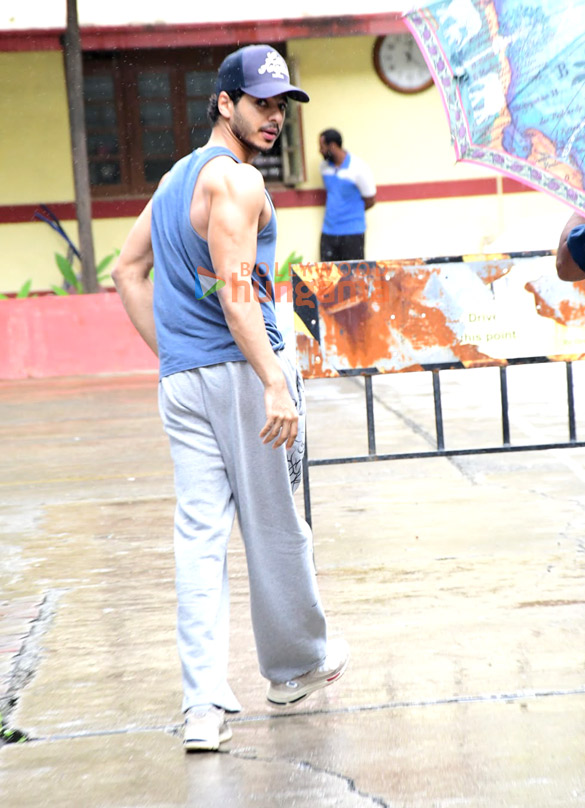 photos ishaan khatter snapped at a gym in bandra 3 7