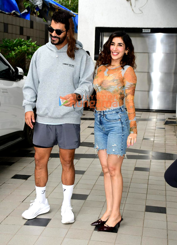 photos neha dhupia angad bedi munawar faruqhi and parul gulati snapped at ariel studio 3