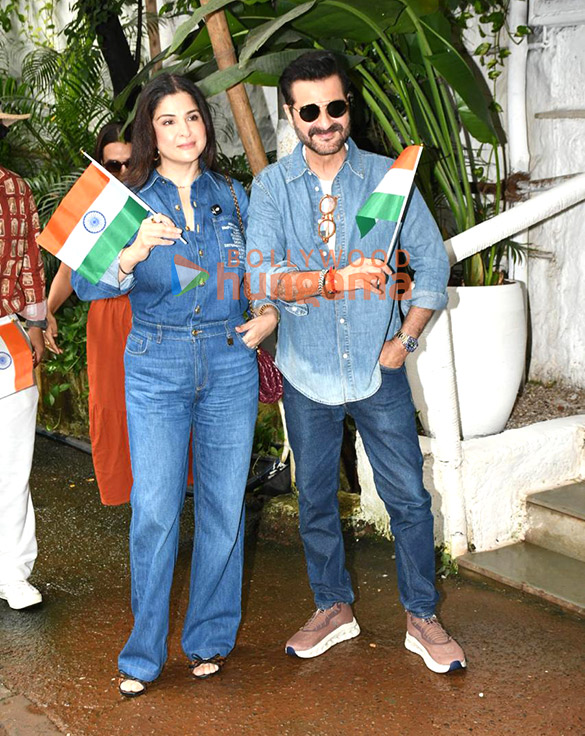 photos neha dhupia angad bedi sanjay kapoor and maheep kapoor snapped shooting for double date at olive in bandra 4