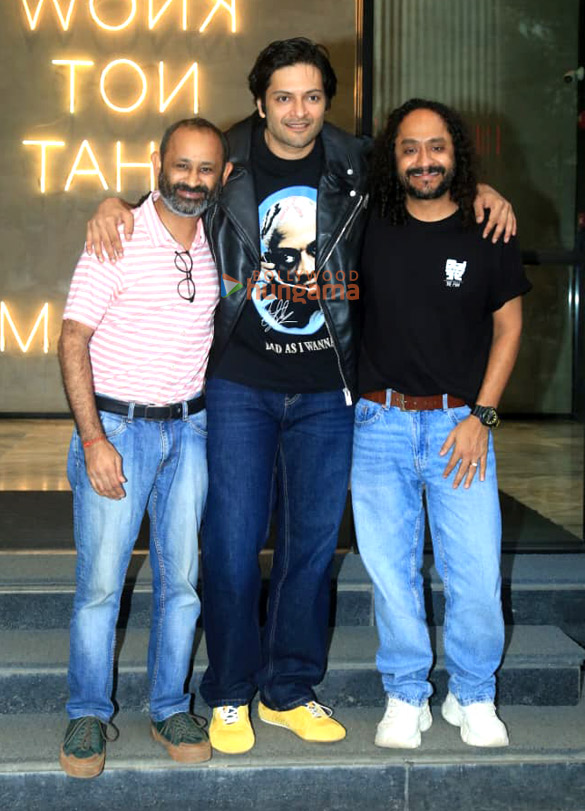 photos ravi kishan ali fazal divyenndu sharma and gurmmeet singh snapped promoting mirzapur the movie at excel entertainment office 2