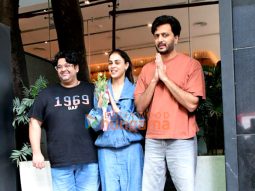 Photos: Riteish Deshmukh, Genelia Deshmukh and Milap Zaveri snapped at a cafe in Khar