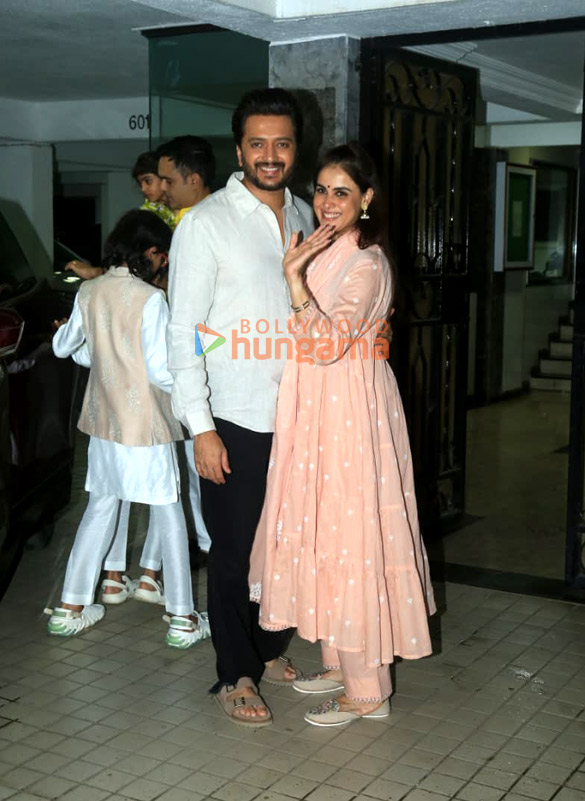 photos riteish deshmukh genelia deshmukh and their kids snapped in bandra 4