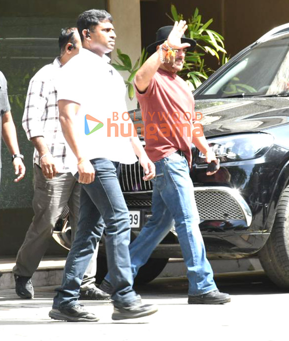 photos salman khan snapped at alvira khan agnihotris house for rakshabandhan 7