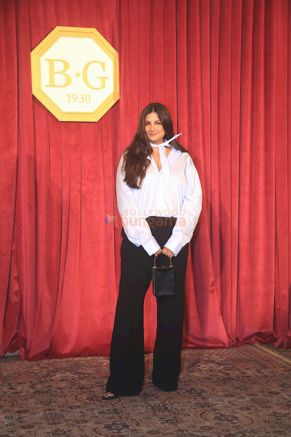 photos sonam kapoor ahuja rhea kapoor bhumi pednekar and others grace the birdhichand ghanshyamdas jewellers event 6