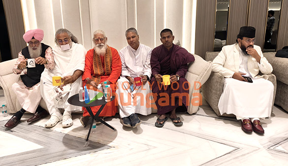Photos: Spiritual leaders attend Rajkumar Santoshi’s special screening of Batwara 1947 Photos: Spiritual leaders attend Rajkumar Santoshi’s special screening of Batwara 1947