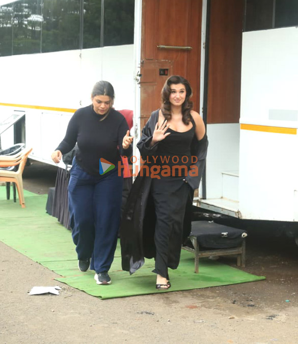 photos tara sutaria snapped promoting toxic 3