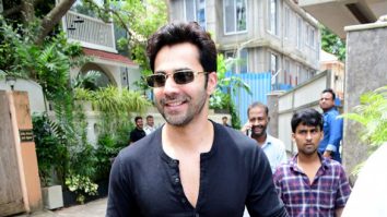 Photos: Varun Dhawan snapped in Bandra