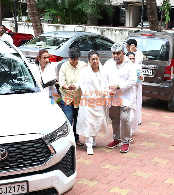 photos vicky kaushal katrina kaif aruna irani and others attend late kuku kohlis prayer meet 2026 6