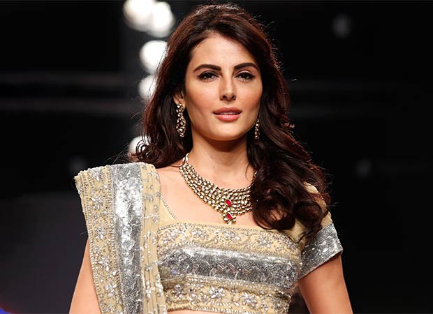 Mandana Karimi opens up about 6 years of cyberbullying and stalking; says, “This is harassment, and I will no longer remain silent” 6 : Bollywood News Mandana Karimi opens up about 6 years of cyberbullying and stalking; says, “This is harassment, and I will no longer remain silent” 6 : Bollywood News
