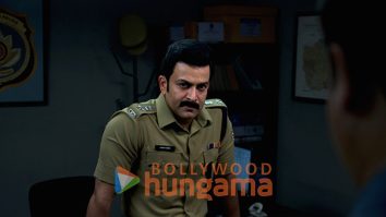 Daayra stills