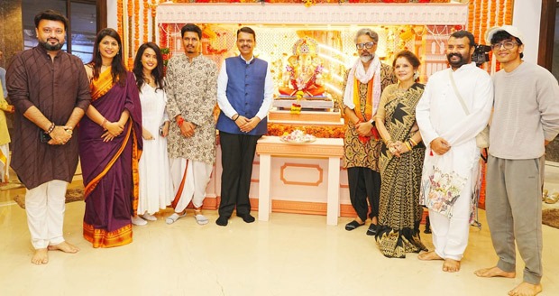 Maharashtra CM Devendra Fadnavis meets Hanuman Ansh team at his residence Varsha; congratulates Vishal Chaturvedi : Bollywood News Maharashtra CM Devendra Fadnavis meets Hanuman Ansh team at his residence Varsha; congratulates Vishal Chaturvedi : Bollywood News