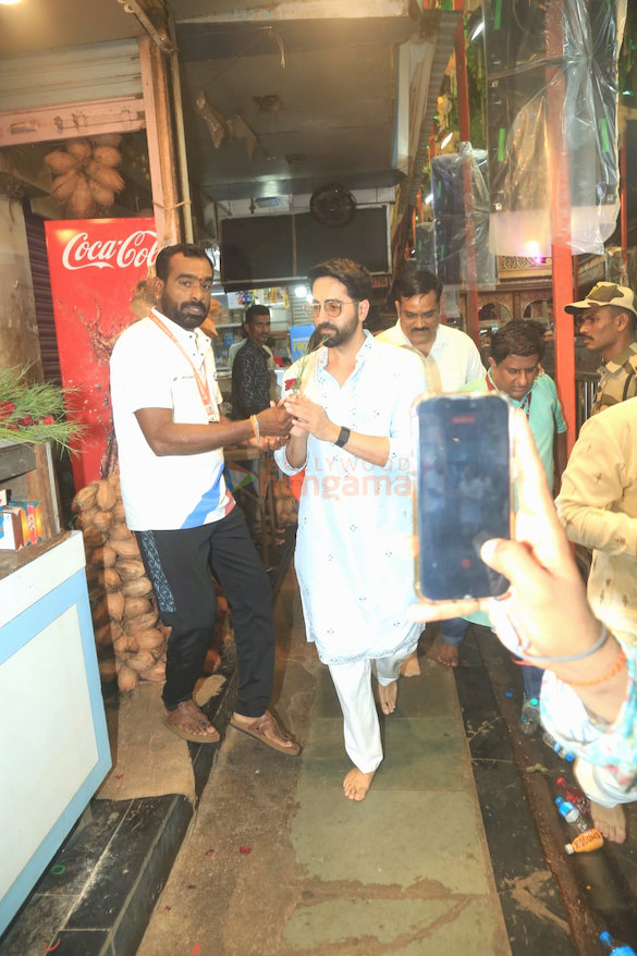 photos ayushmann khurrana ankita lokhande and vicky jain snapped at lalbaugcha raja 1