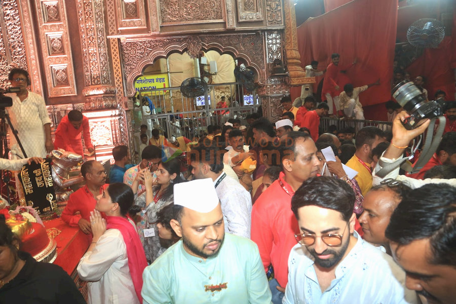 photos ayushmann khurrana ankita lokhande and vicky jain snapped at lalbaugcha raja 5