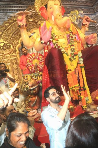 Photos: Ayushmann Khurrana, Ankita Lokhande and Vicky Jain snapped at Lalbaugcha Raja