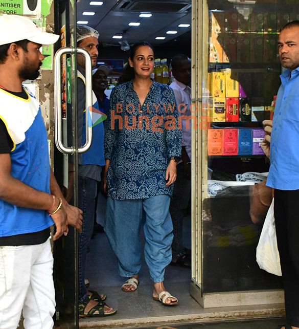 photos dia mirza snapped outside a store in khar 2 2