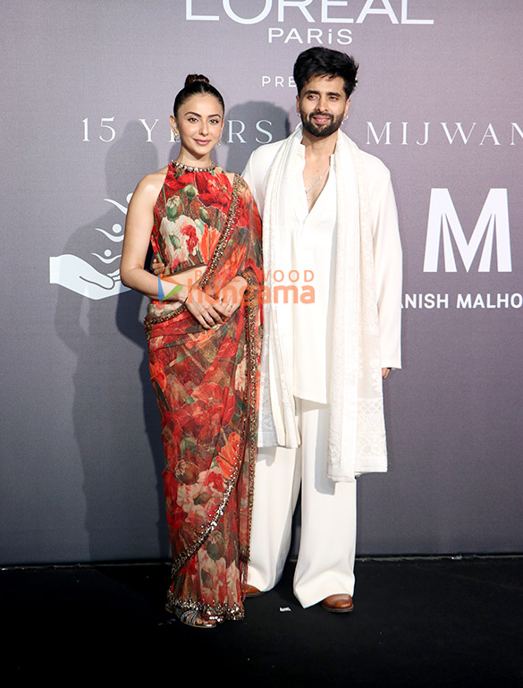 photos kajol rakul preet singh jackky bhagnani and others snapped at red carpet of mijwan fundraiser fashion show 2