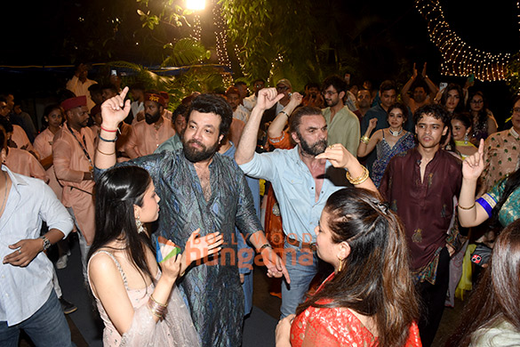 photos salman khan daisy shah iulia vantur varun sharma and others snapped at sohail khans house for ganpati visarjan 11