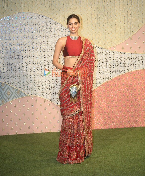 photos salman khan katrina kaif vicky kaushal and others snapped at ambani ganpati celebrations 26