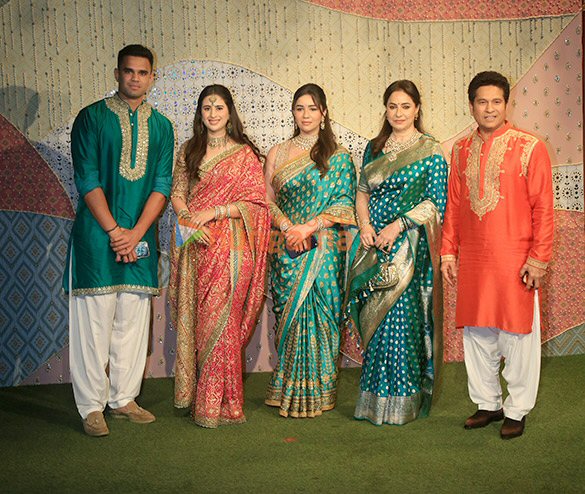 photos salman khan katrina kaif vicky kaushal and others snapped at ambani ganpati celebrations 39
