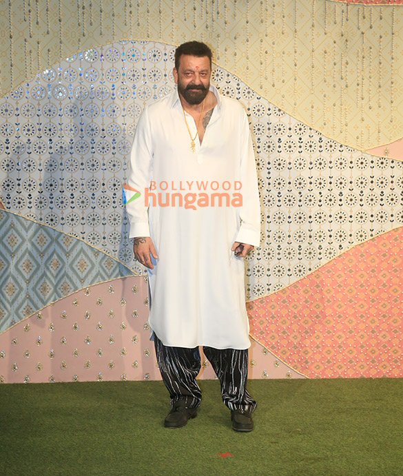 photos salman khan katrina kaif vicky kaushal and others snapped at ambani ganpati celebrations 46