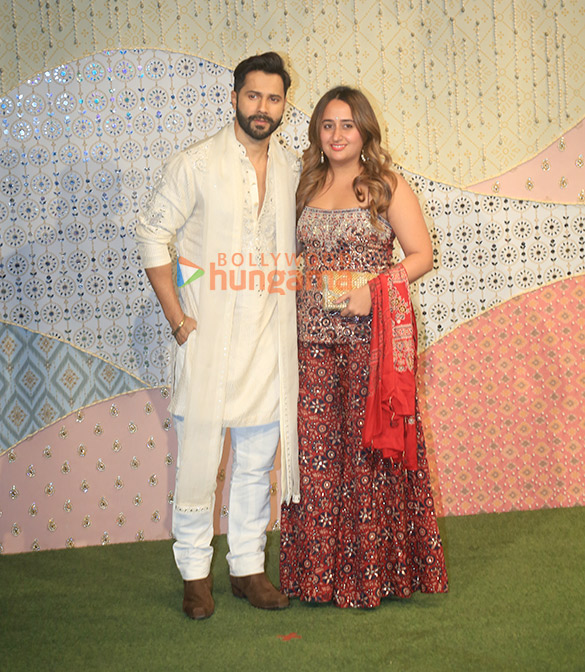 photos salman khan katrina kaif vicky kaushal and others snapped at ambani ganpati celebrations 52