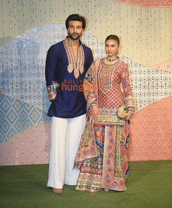 photos salman khan katrina kaif vicky kaushal and others snapped at ambani ganpati celebrations 55