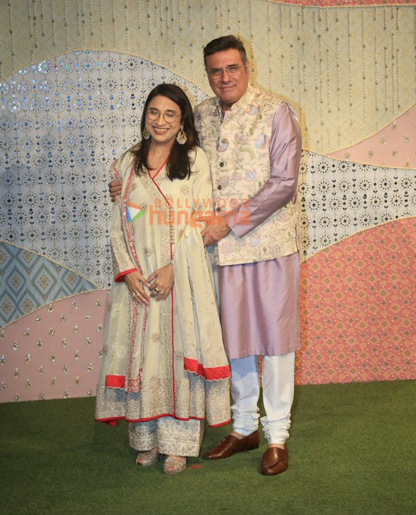 photos salman khan katrina kaif vicky kaushal and others snapped at ambani ganpati celebrations 57