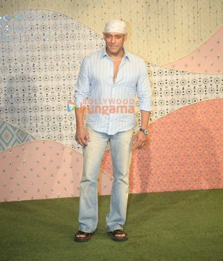 Photos: Salman Khan, Katrina Kaif, Vicky Kaushal and others snapped at Ambani Ganpati celebrations
