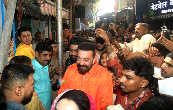 photos sanjay dutt ananya panday chunky panday and others snapped at lalbaugcha raja 9