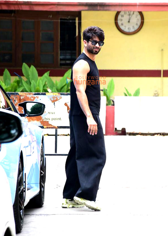 photos shahid kapoor spotted outside the gym in bandra 2