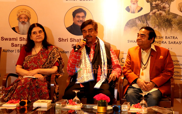 photos shatrughan sinha maneka gandhi come together to launch the book dr mukesh batras toxic stories science and remedies 2