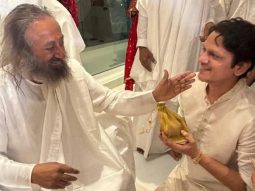 Vijay Varma seeks Sri Sri Ravi Shankar’s blessings before starting something new
