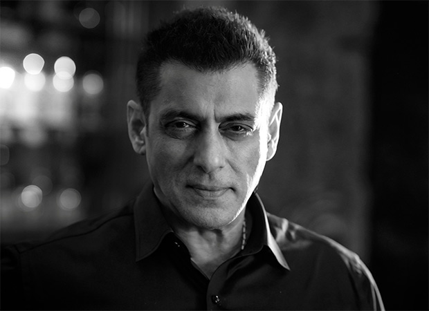 Koffee With Karan 9: Salman Khan recalls unexplained experiences in his Galaxy Apartments bedroom; says, “ I could feel someone's presence outside, fidgeting with the cupboards” Koffee With Karan 9: Salman Khan recalls unexplained experiences in his Galaxy Apartments bedroom; says, “ I could feel someone's presence outside, fidgeting with the cupboards”