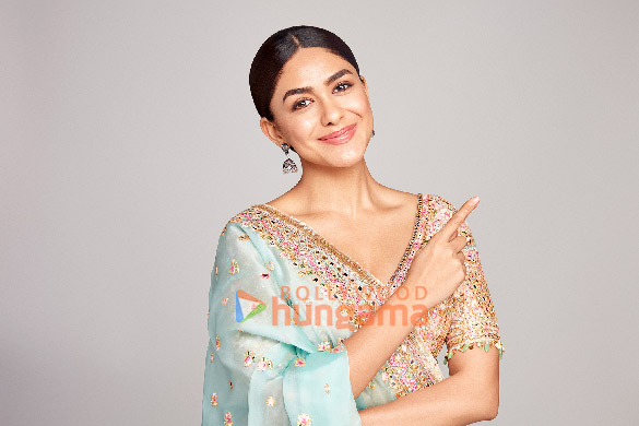 mrunal thakur 72