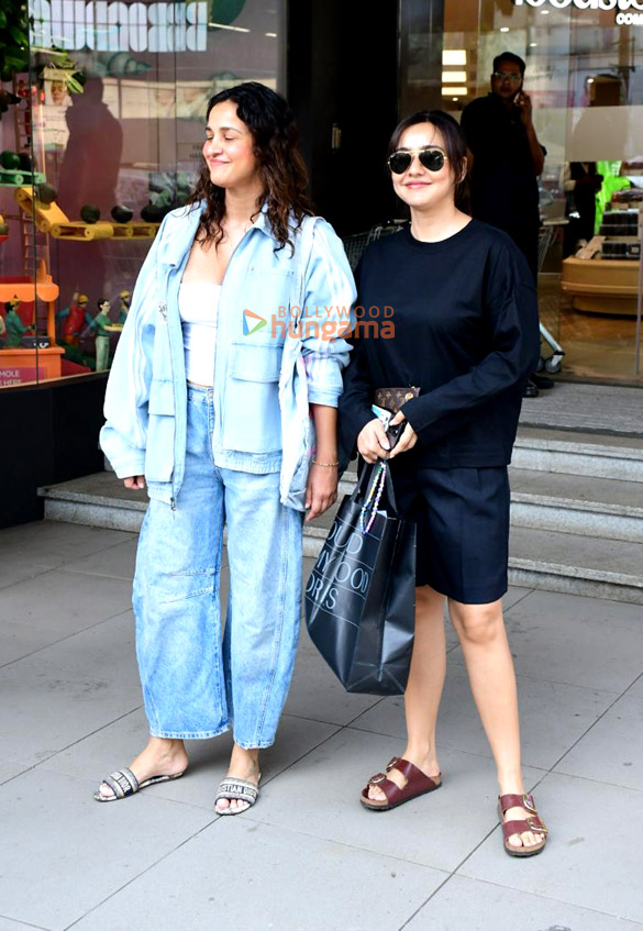 Photos: Neha Sharma and Aisha Sharma snapped outside a mall in Bandra Photos: Neha Sharma and Aisha Sharma snapped outside a mall in Bandra