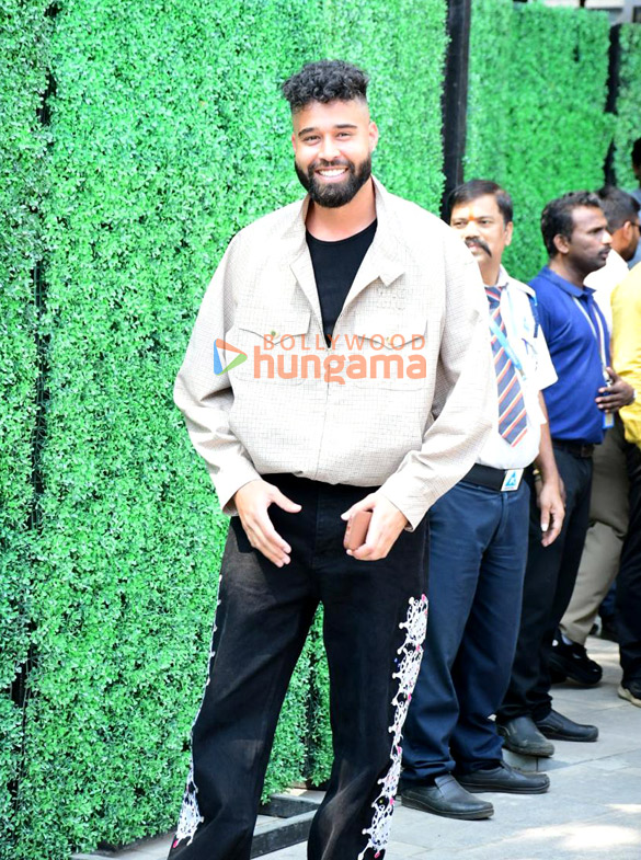 photos ap dhillon and malavika mohanan snapped at kalina airport 3
